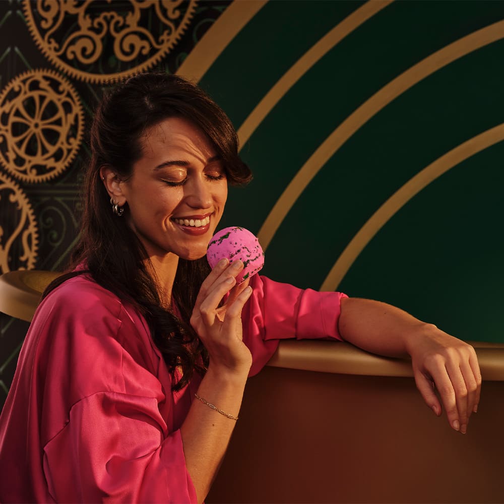 Pink Fizzes Good With Green